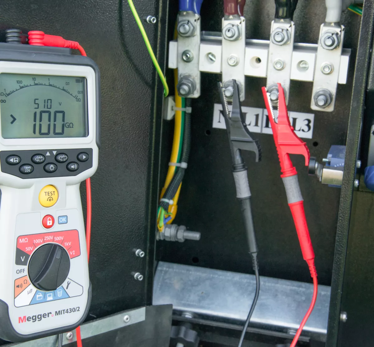 IR (Insulation resistance)
